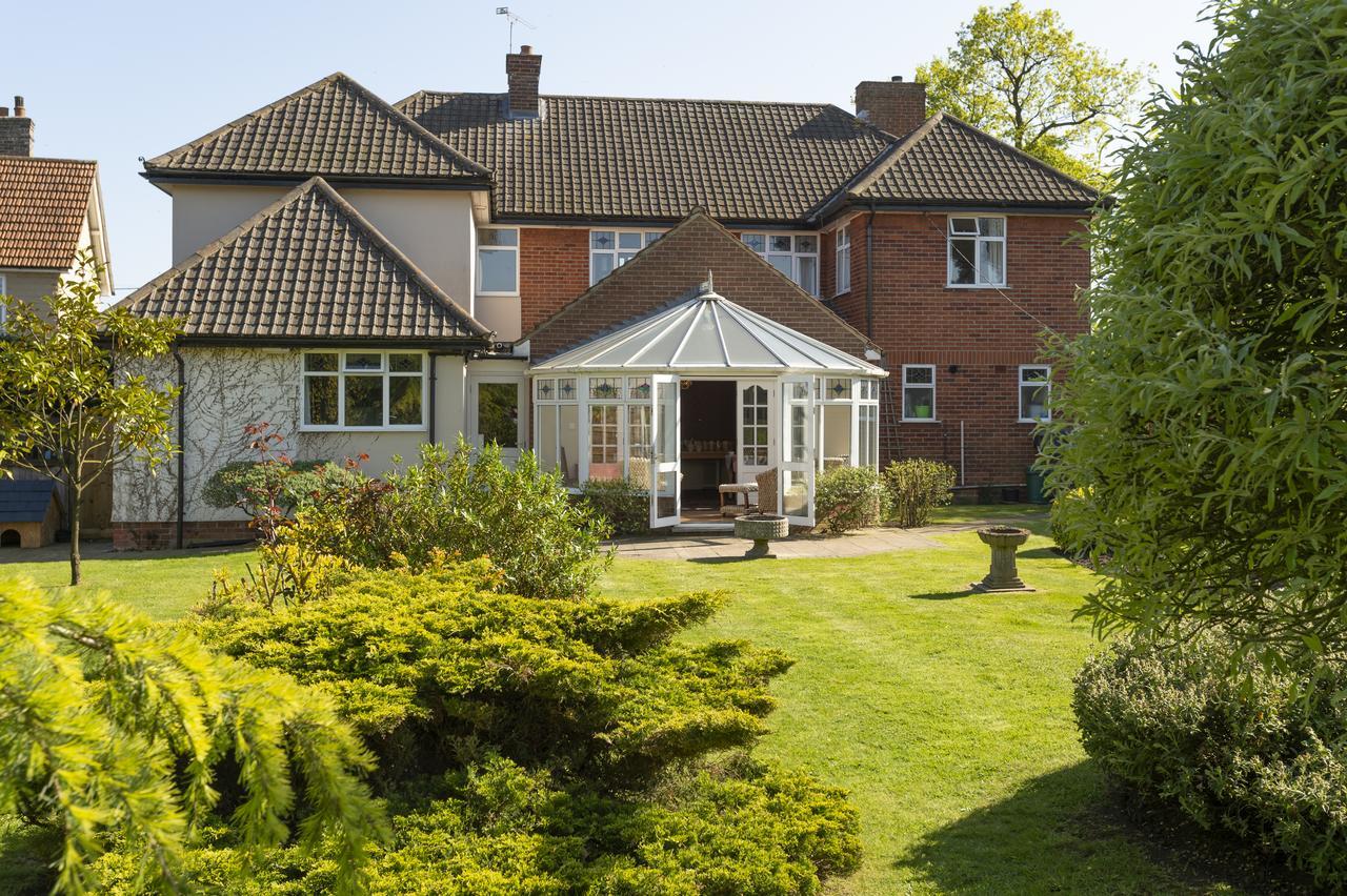 Harwood House B&B Great Dunmow Exterior photo